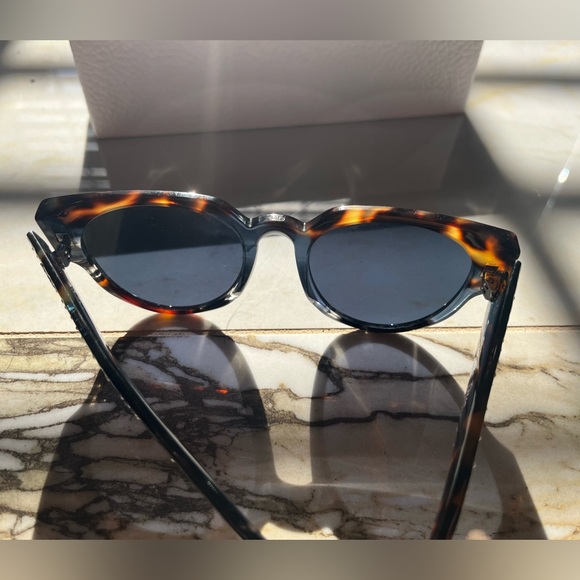 Lady Dior stud 3 tortoise sunglasses - Picture 7 of 8